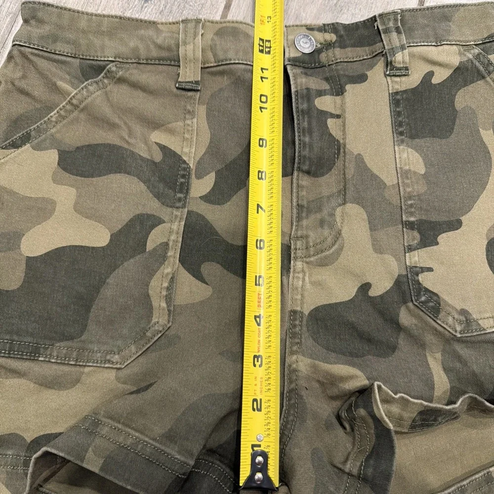 Hollister Shorts Women's Sz Large Ultra High Rise Pockets Camouflage Cotton